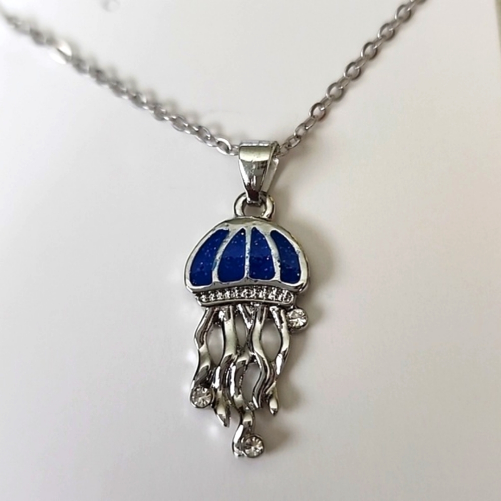 JellyFish Necklace Lobsterclasp chain 19 inch Chain